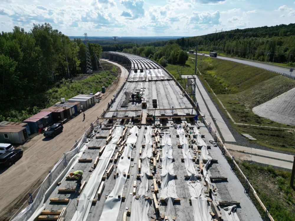Строительство моста через реку Сура